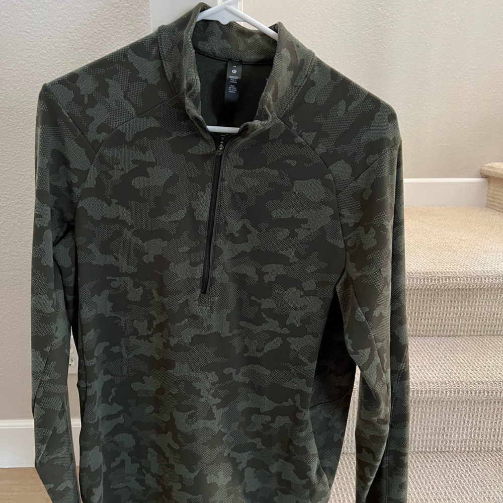 Lululemon 1/4 zip camo